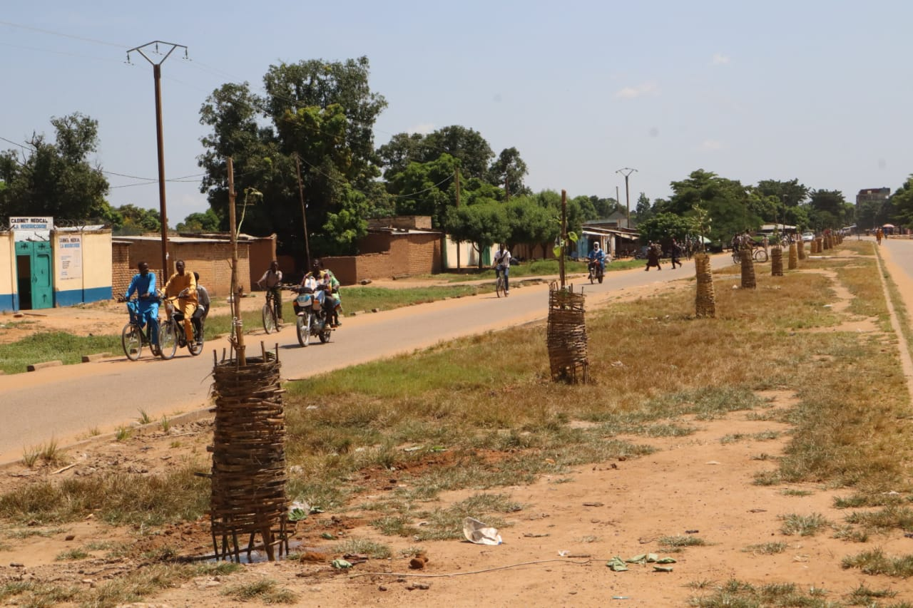 سار: توتر في حي كاماتي بعد وفيات متكررة ومطالب شعبية برحيل عائلة