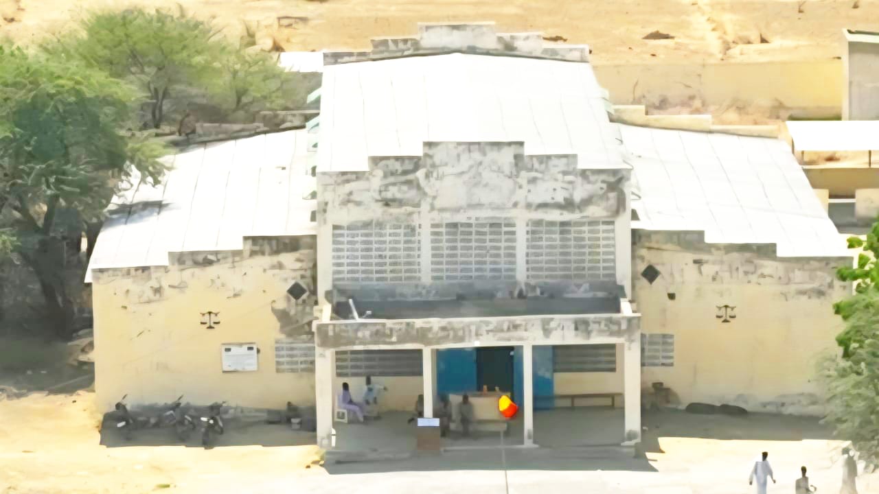 منقو: مقتل سجين سابق في المحكمة أمام القاضي المكلف بالتحقيق