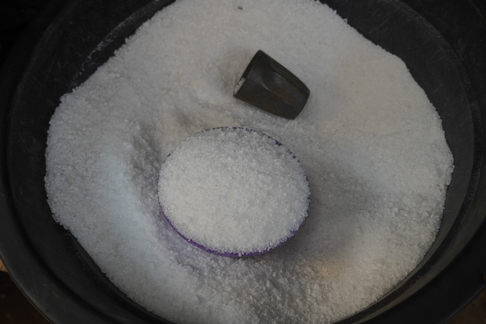 اقتصاد: موجة ارتفاع في أسعار الملح تقلق الأسر في مندو