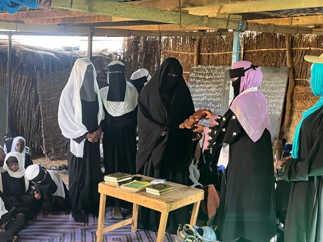 العمل الاجتماعي: مؤسسة نور الشباب للتنمية تدعم مركز نور اليقين في قوز-بيضة