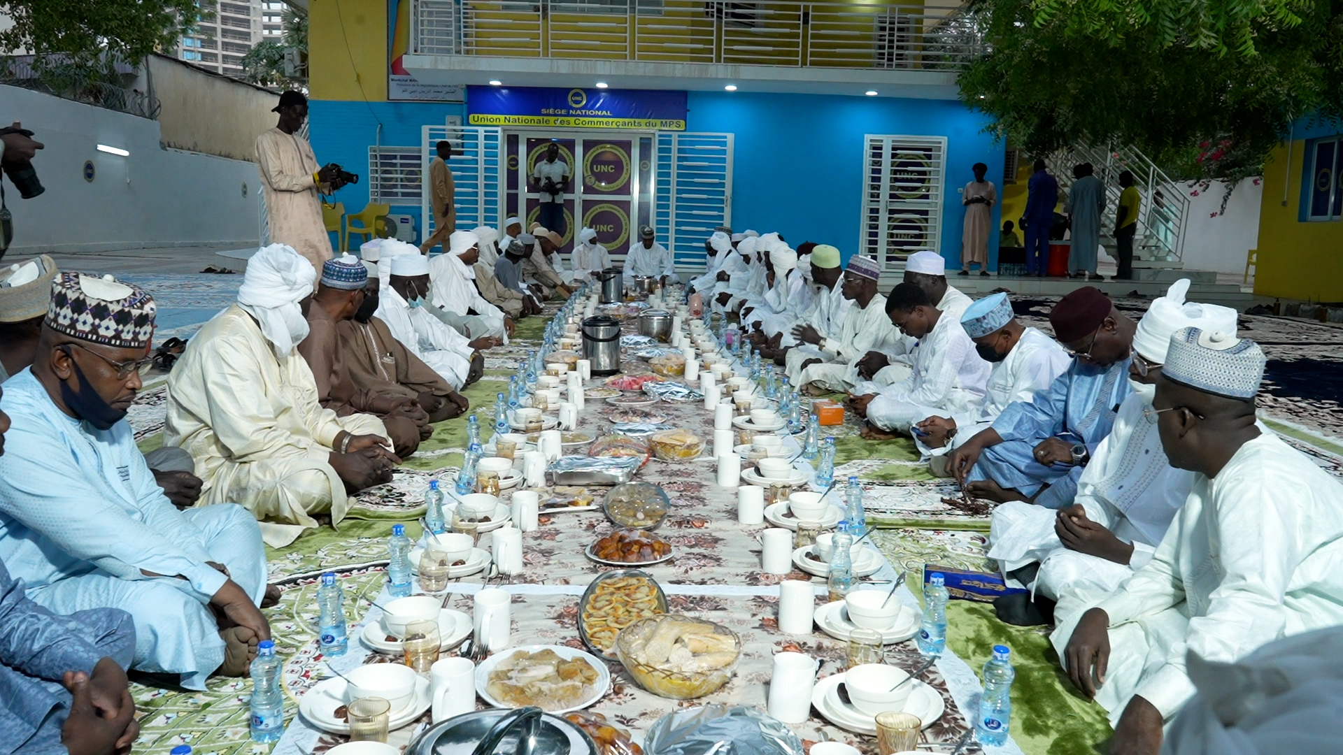 سياسة: لقاء موسع لرجال الأعمال منظم من قبل الإتحاد الوطني لتجار الحركة الوطنية للإنقاذ